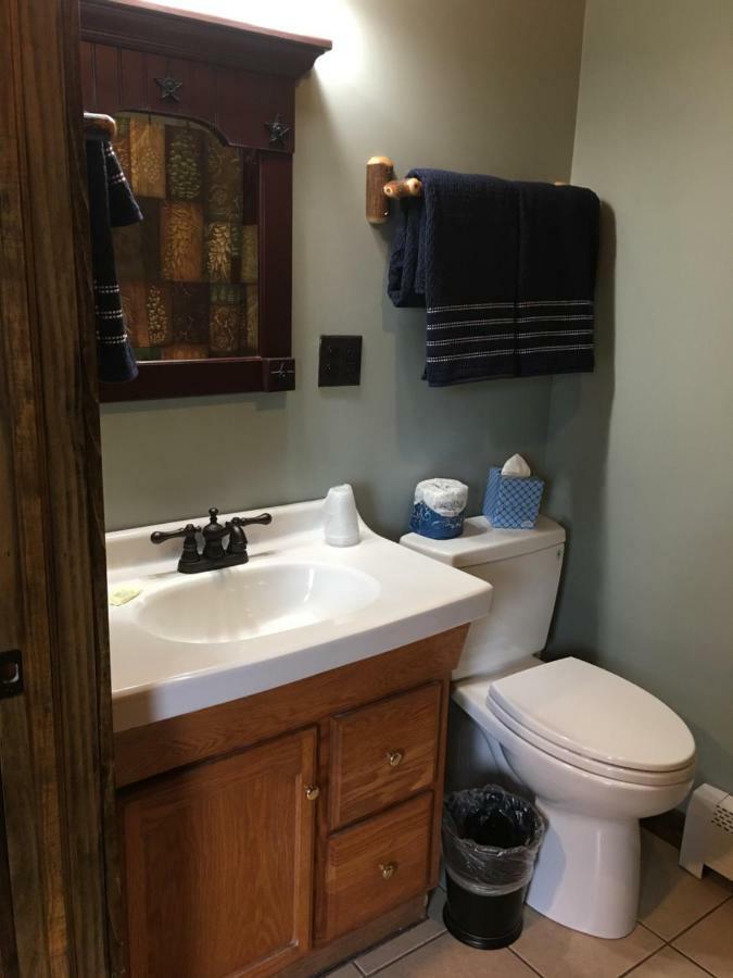 Warrensburg Inn & Suites - 6 Mi To Lake George エクステリア 写真