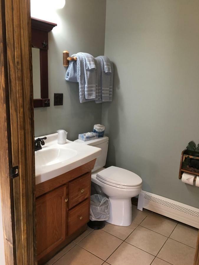 Warrensburg Inn & Suites - 6 Mi To Lake George エクステリア 写真