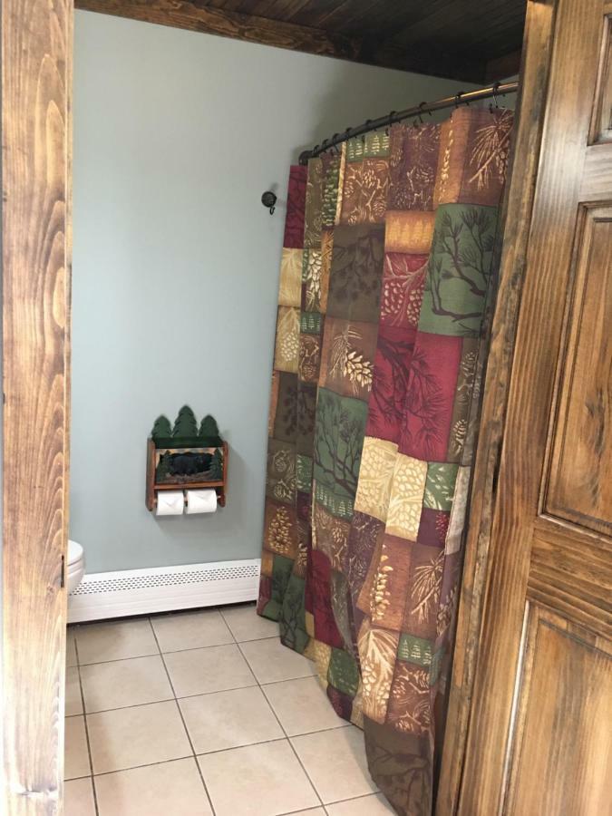 Warrensburg Inn & Suites - 6 Mi To Lake George エクステリア 写真